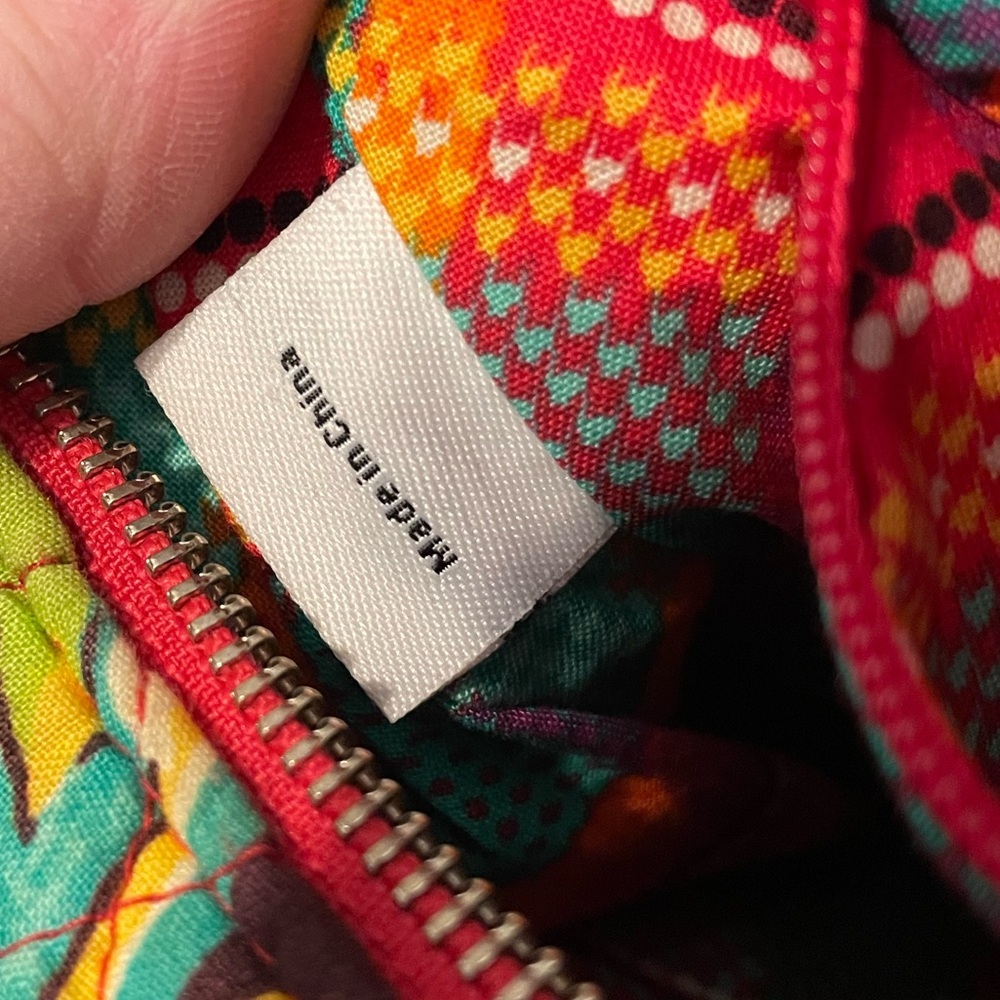 Vera Bradley retired Summer 2017 ‘Rumba’ mini Vivian crossbody bag EUC - Picture 11 of 13